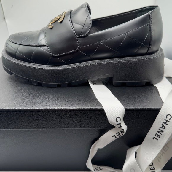 Chanel Chunky CC Slight Platform Lug Loafers - Picture 2 of 8